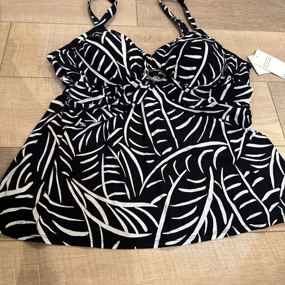 TRIMSHAPER WOMENS BLACK AND WHITE TANKINI SWIM TOP 20W NEW - Picture 2 of 9